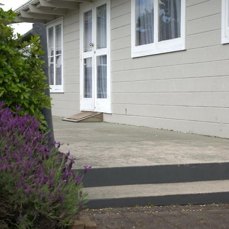 Cosy Lockwood In Town Villa Taupo Exterior photo